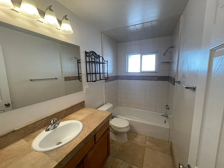 1645 E Parkway Ave — Photo 13