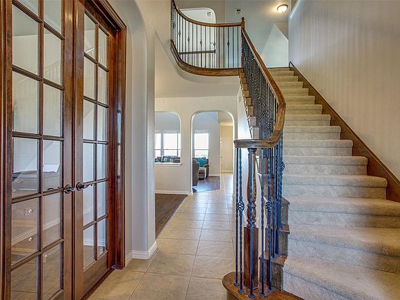 5th image of 221 Flanigan Hill Dr