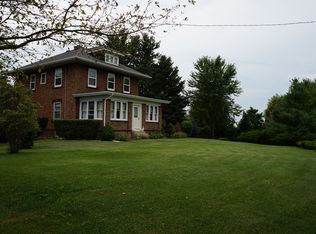 918 N 40th Rd, Mendota, IL 61342