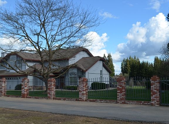 3rd image of 8960 Leisure Oak Ln