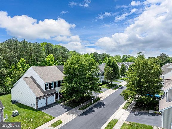 3rd image of 18 Beach Plum Dr #35