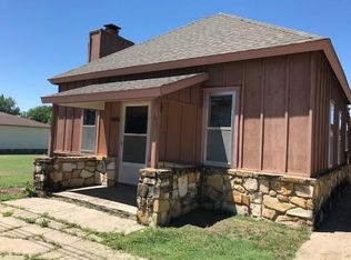 901 Grant St, Victoria, KS 67671