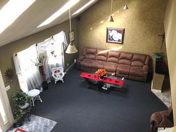 3rd image of 53 Linden Ln