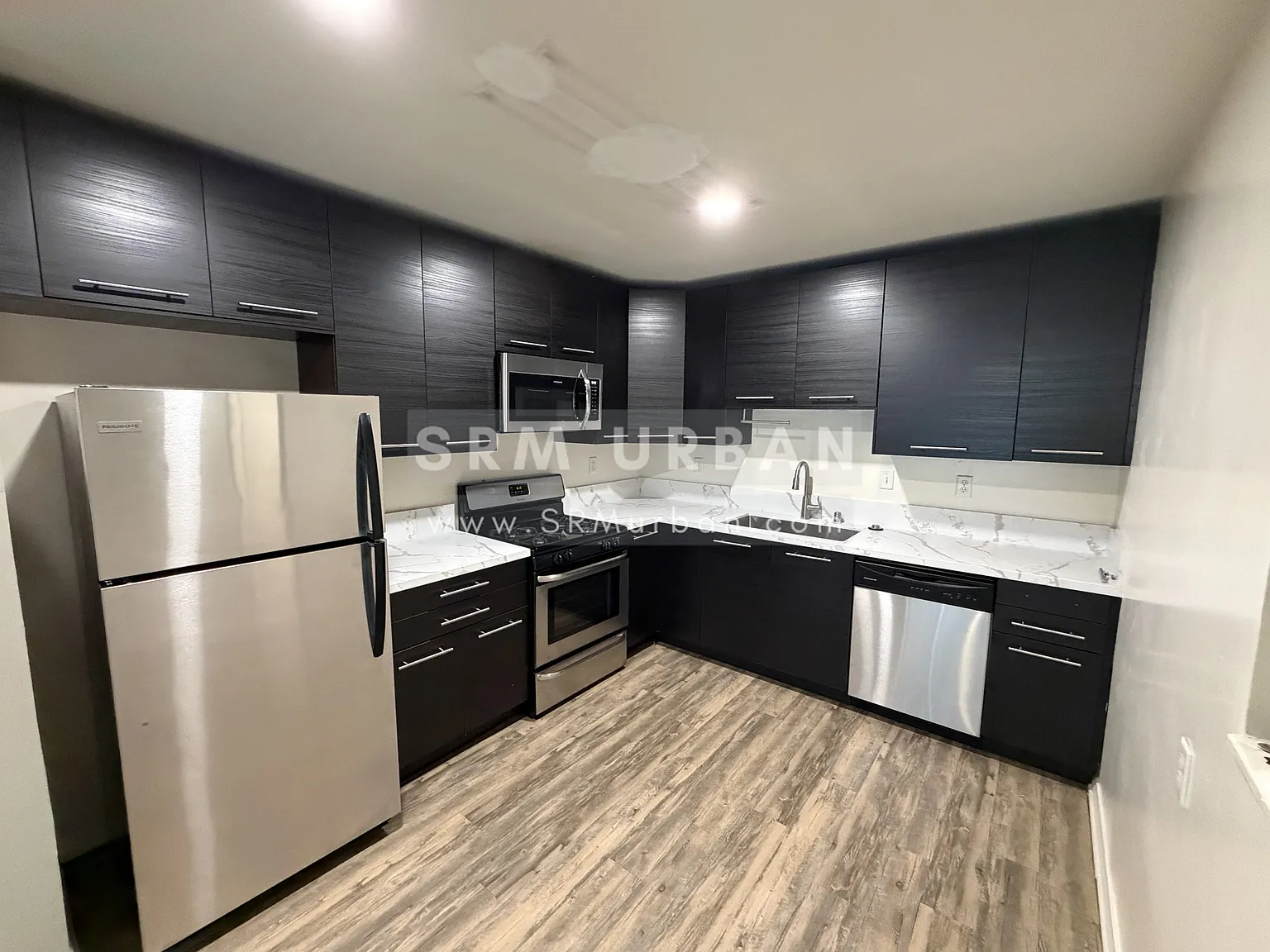 2 bed, 825 sqft, $3,095 — Photo 3
