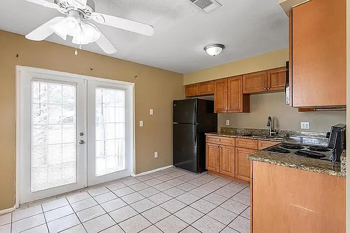 Building Photo - 2511 Ridgewood Ave
