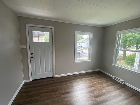3rd image of 963 E Penning Ave