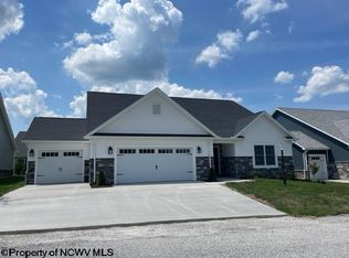 81 Hidden Brook Cir, Morgantown, WV 26508