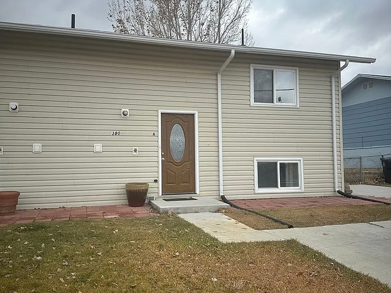 380 Shoshone Ave #A — Photo 2