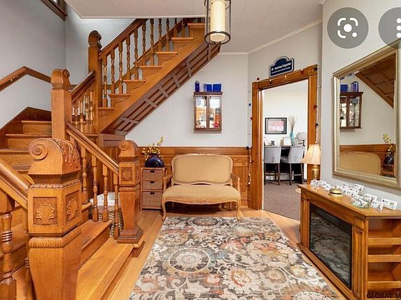 4th image of 447 Glen St #3