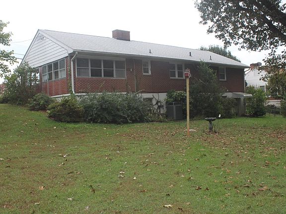 5th image of 1101 Sheffield Dr