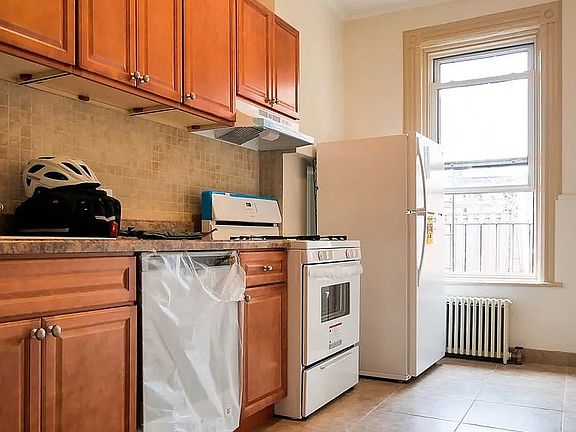 2nd image of 342 8th St APT 2