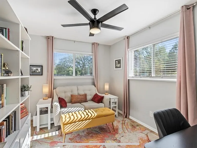 2316 Hermanson Dr — Photo 17