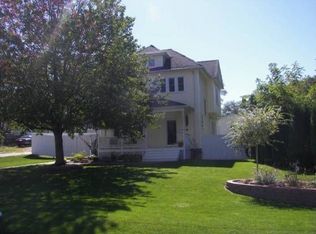 215 Acres St, Burlington, IA 52601