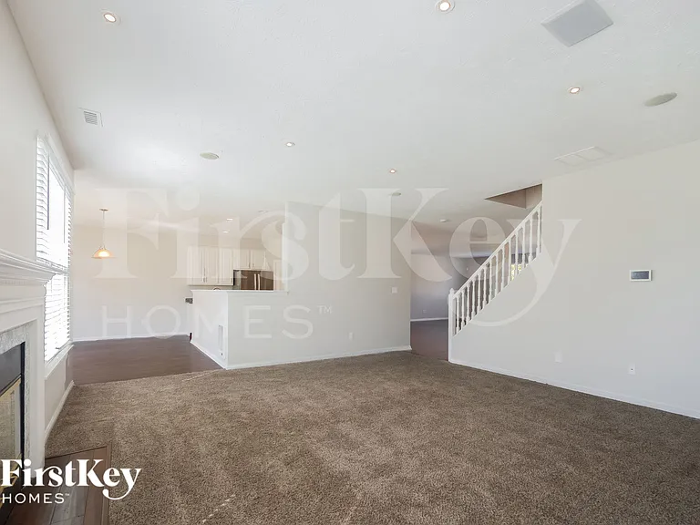 10871 Monarch Springs Ct — Photo 3