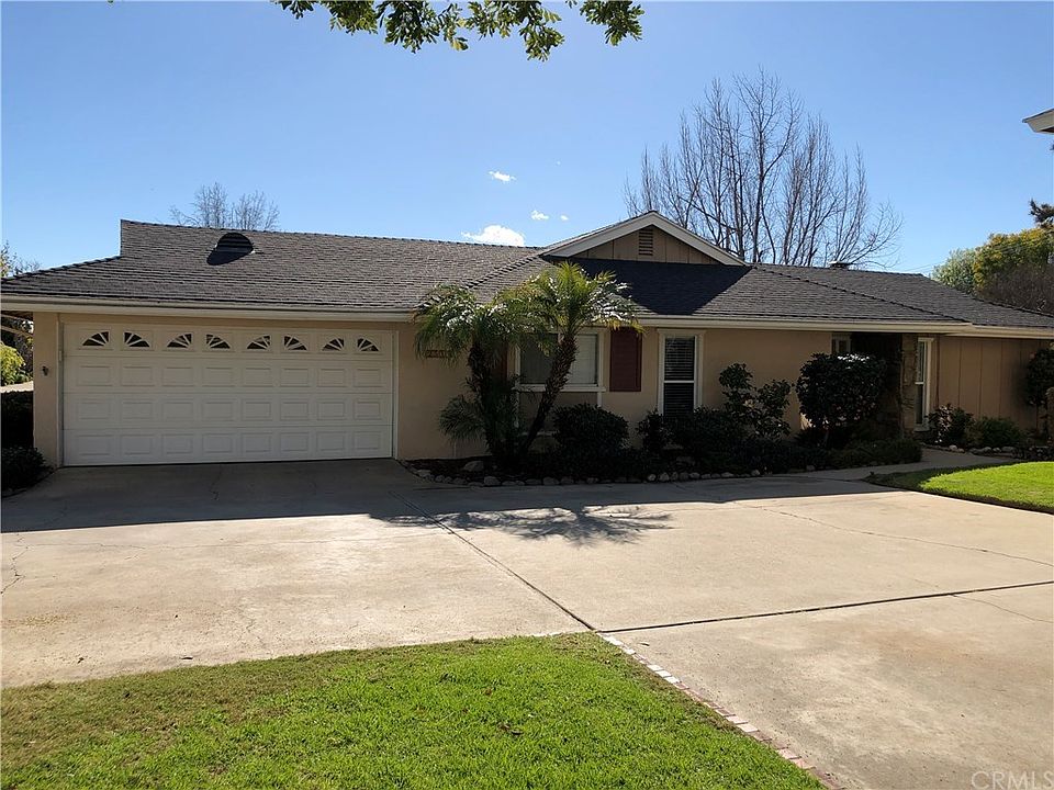 1st image of 2517 College Ln