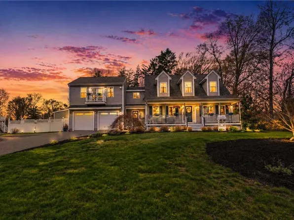 3076 County St, Dighton, MA 02715