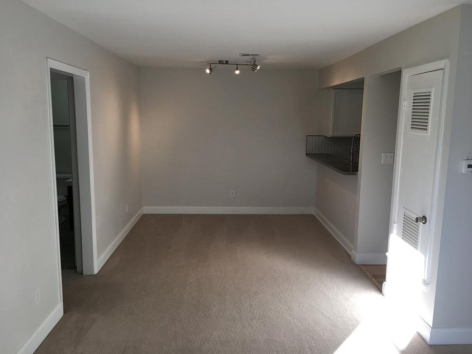 living/dining/flex space