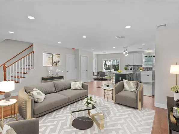 15 Walsh St, Providence, RI 02909