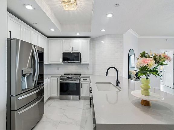 5th image of 449 S 12th St Unit 802