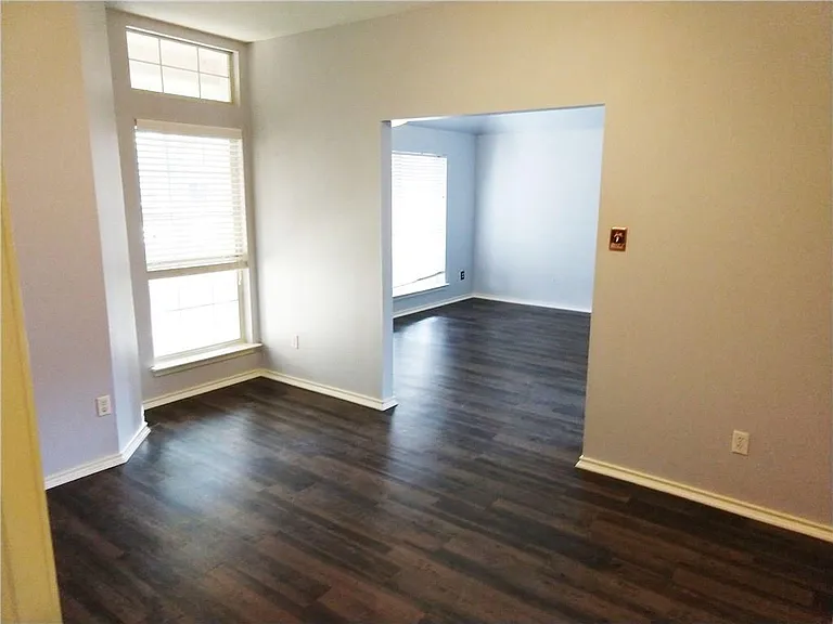1007 Russwood Cv — Photo 6