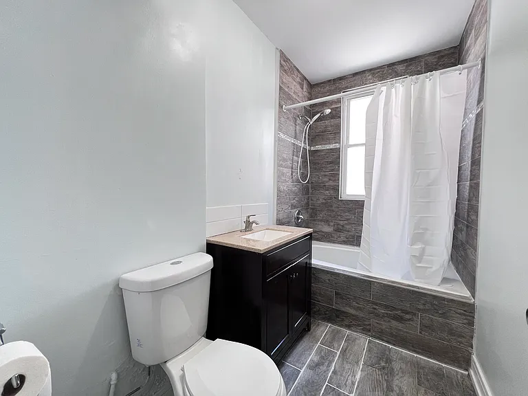 8856 S Lowe Ave #2R — Photo 11