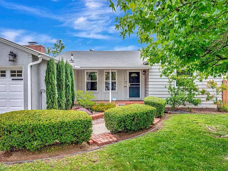 3871 Carancho St — Photo 3