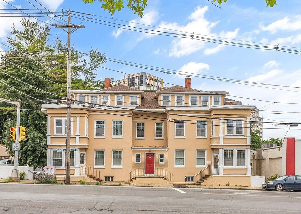 1st image of 434 Essex St APT 3R