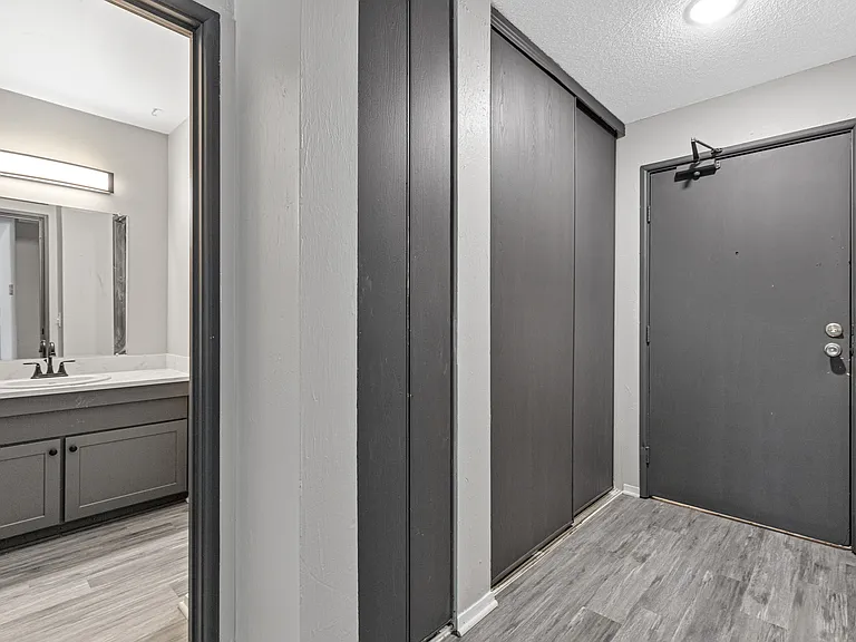Ridgebrook Apartments — Photo 28