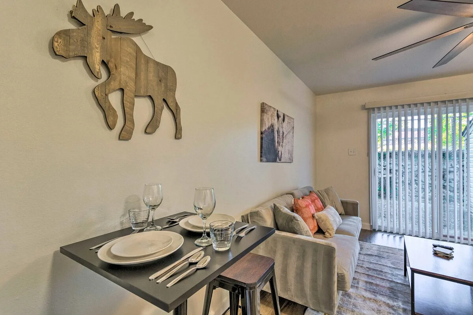 2 bed, 1.0 bath, $2,952 — Photo 2