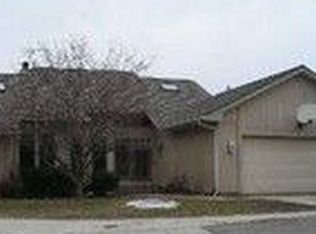 6635 Ridgewood Rd, Clarkston, MI 48346