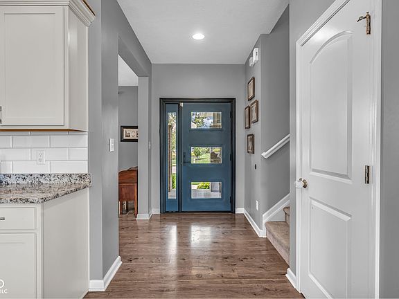 3rd image of 16505 Stableview Dr