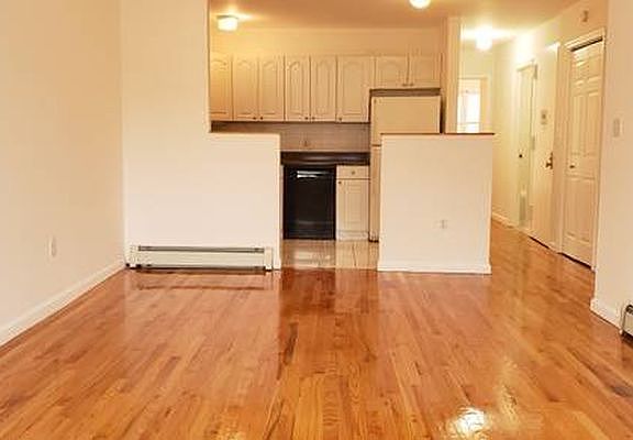 4th image of 31-12 43rd St #2GG