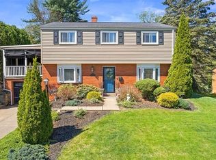 384 Pinehaven Dr, Bethel Park, PA
