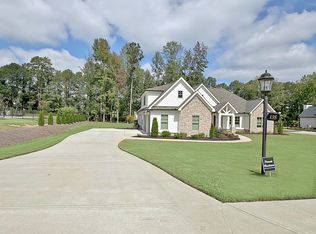 135 Dean Dr, Tyrone, GA 30290