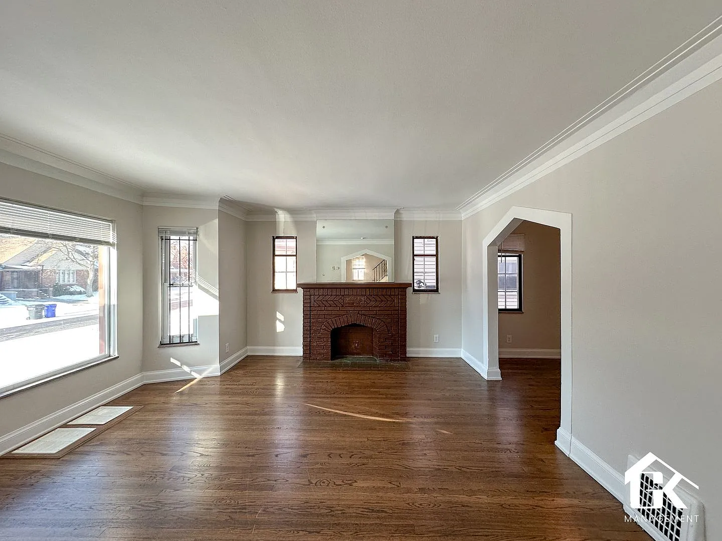 Available Now Home In University District 1451 Sq Ft Westside 3bd/1.5ba — Photo 3