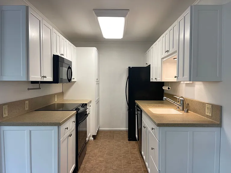 832 100th Ave NE #104 — Photo 5