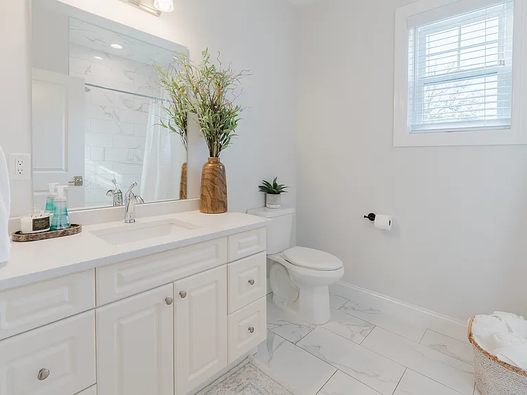 599 Franklin Ave #7 — Photo 12