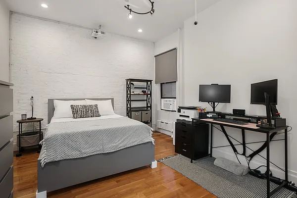 Sold by Compass | media 20