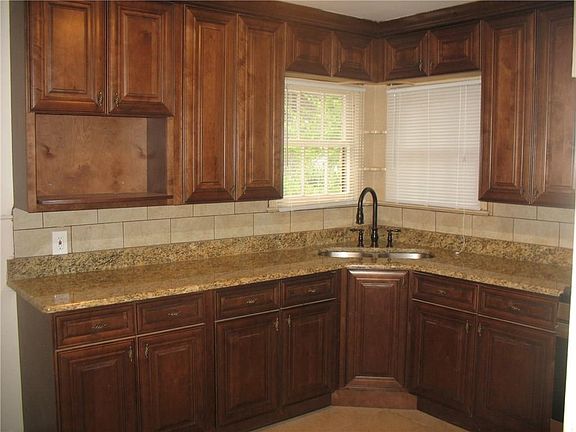 4th image of 1407 Cedar Oaks Blvd