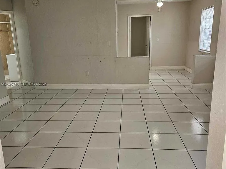 3431 SW 4th St #1 — Photo 8