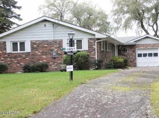 7724 Lake Shore Dr, Pocono Lake, PA 18347