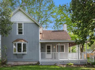 222 Kalamazoo St, Lake Odessa, MI