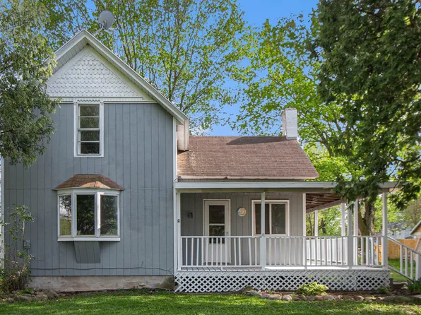222 Kalamazoo St, Lake Odessa, MI 48849
