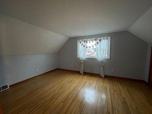 4th image of 29 Saint Jude Dr