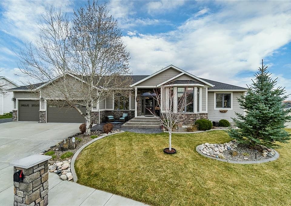 1st image of 1711 Crystal Dr