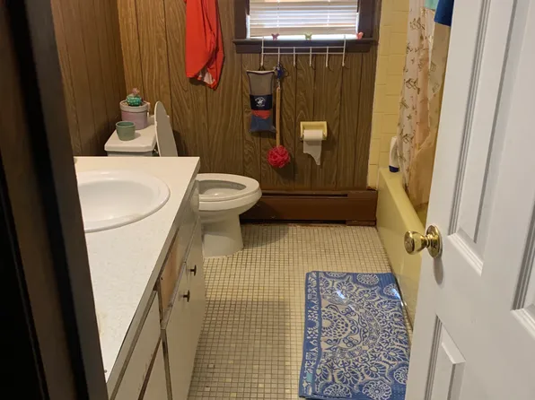 (undisclosed Address), Selden, NY 11784