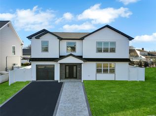 52 Ranch Ln, Levittown, NY 11756