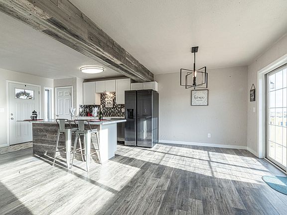 3rd image of 3309 Crestline Circle