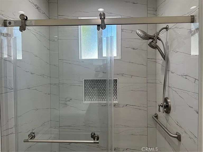 14325 Martha St — Photo 11