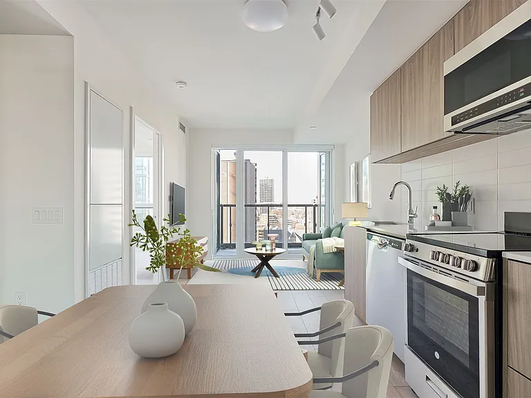 223 Redpath Ave — Photo 68